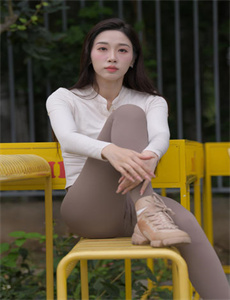 碰碰妙女巫