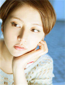 年轻漂亮女孩成后妈-美女露底